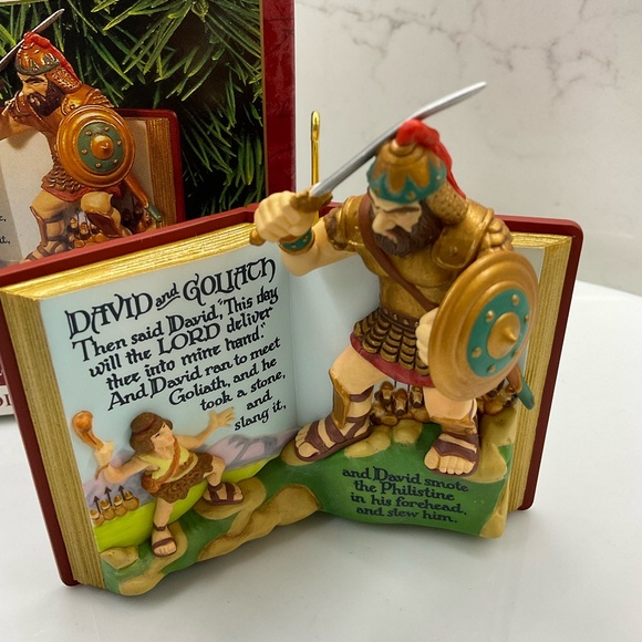 Hallmark David & Goliath Favorite Bible Stories 1 First Series Ornament 1999 - Picture 2 of 7